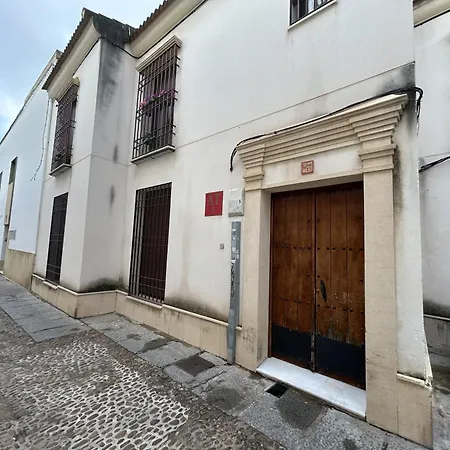 Apartment At Alcantara *